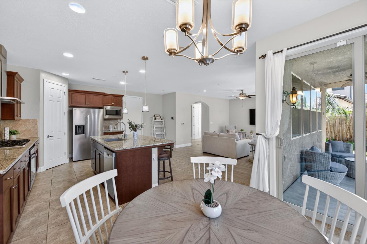 1634 E Autumn Sage Ave, Fresno, CA 93730