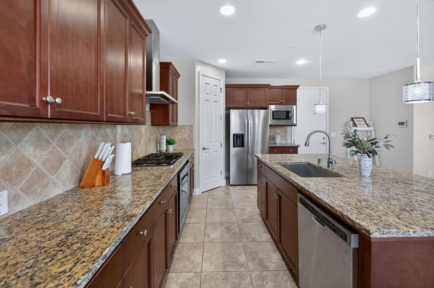 1634 E Autumn Sage Ave, Fresno, CA 93730