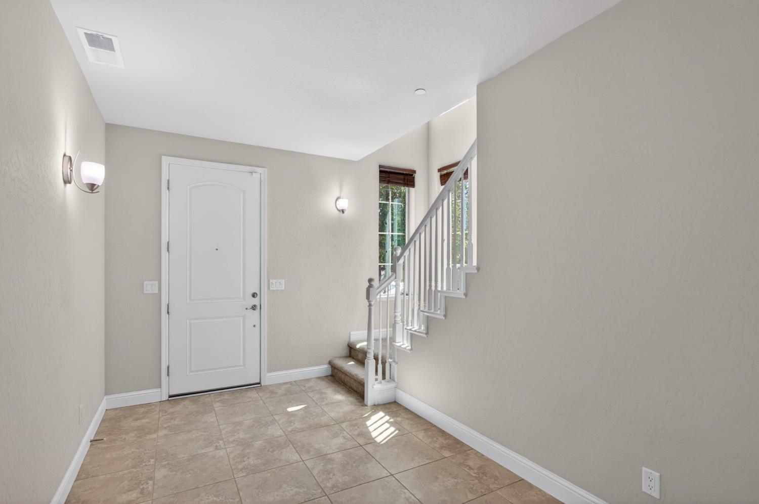 1634 E Autumn Sage Ave, Fresno, CA 93730