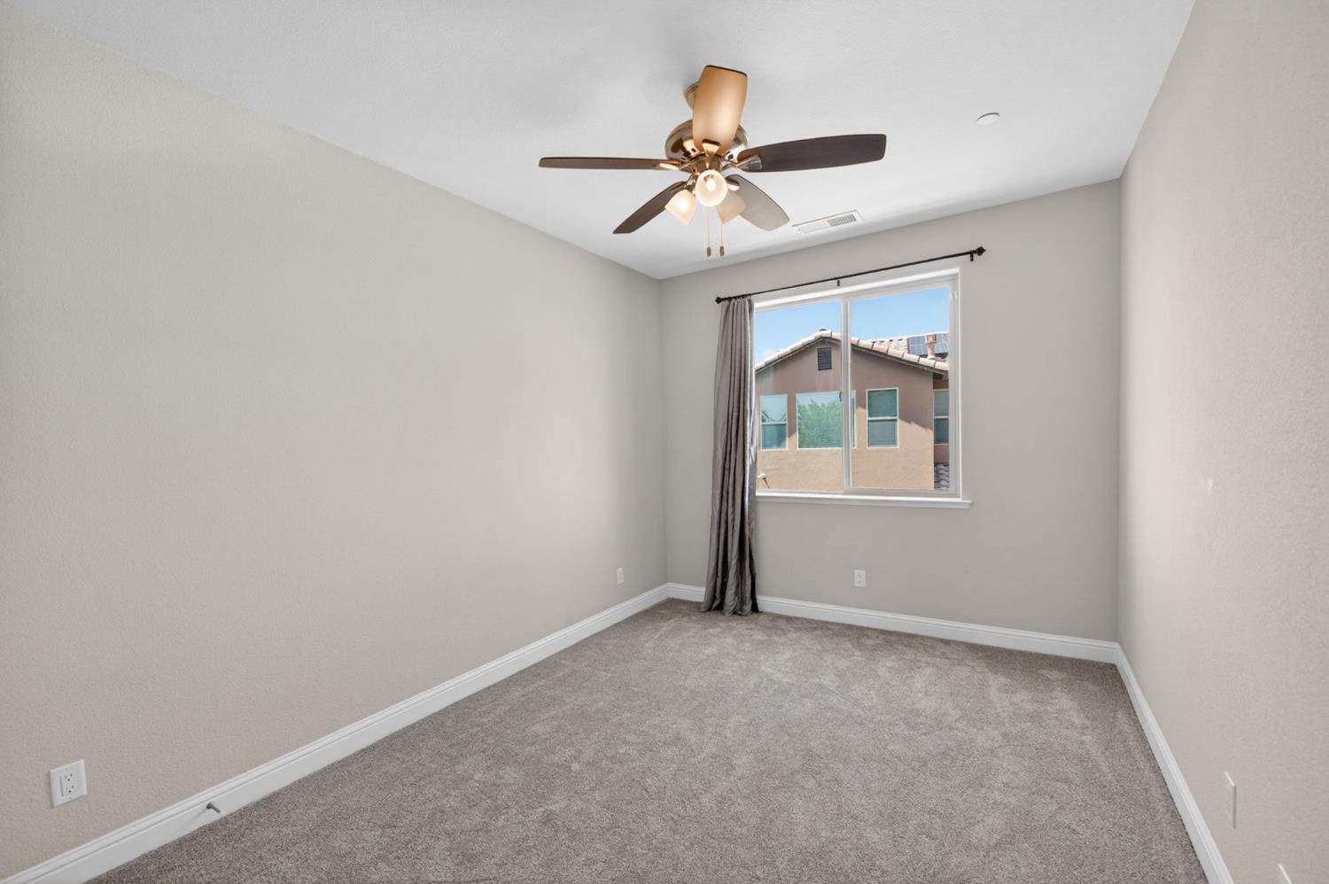 1634 E Autumn Sage Ave, Fresno, CA 93730