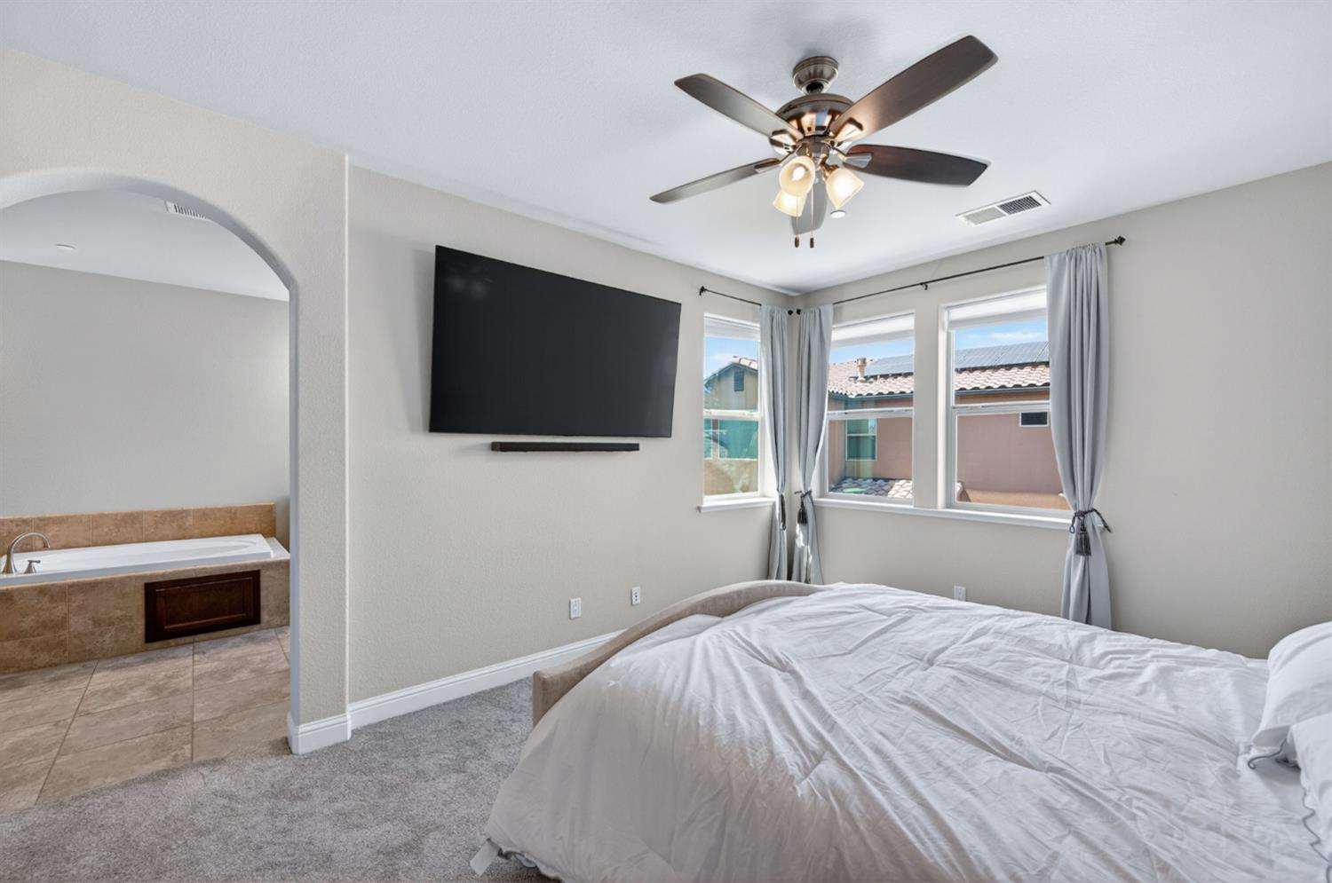 1634 E Autumn Sage Ave, Fresno, CA 93730
