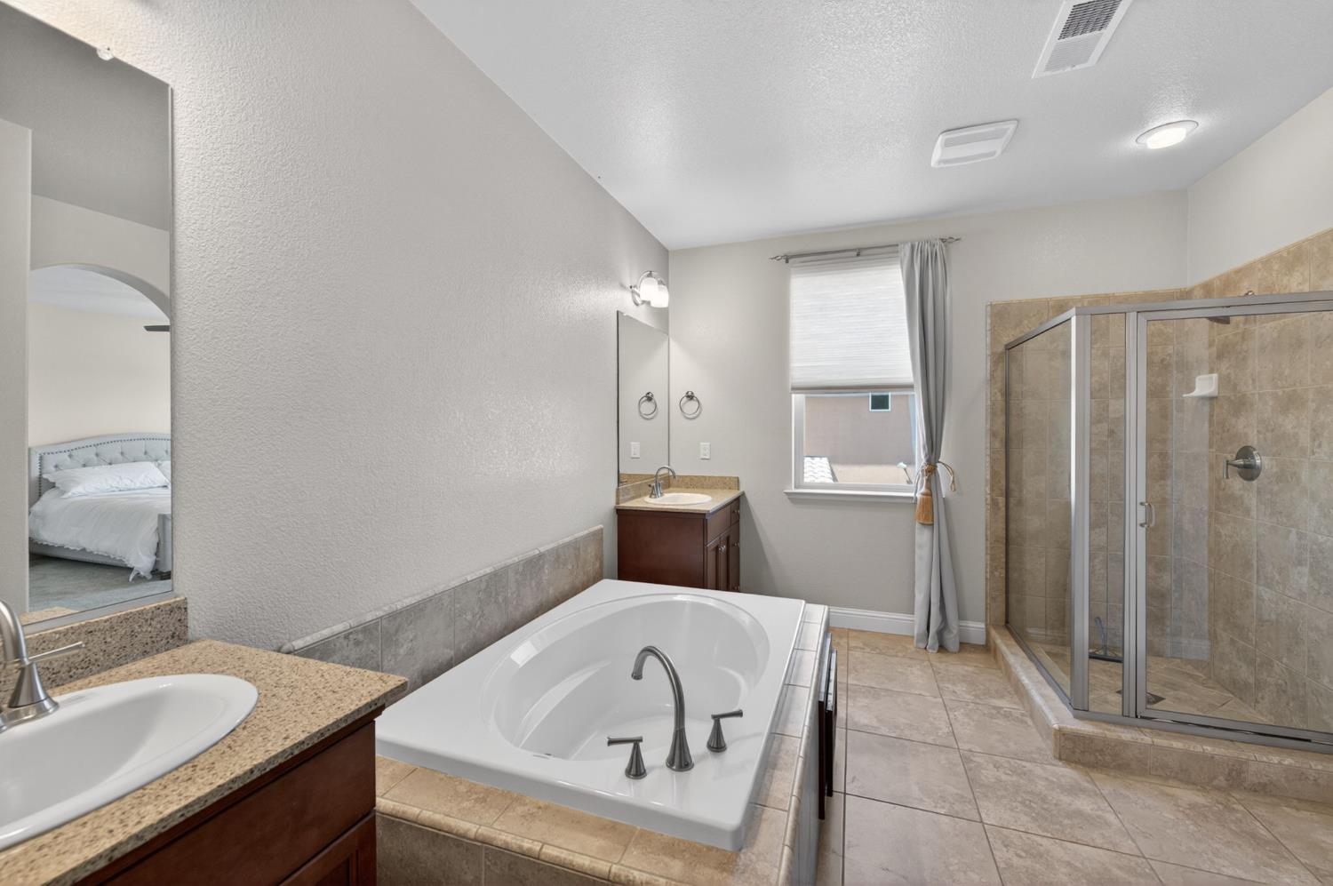 1634 E Autumn Sage Ave, Fresno, CA 93730