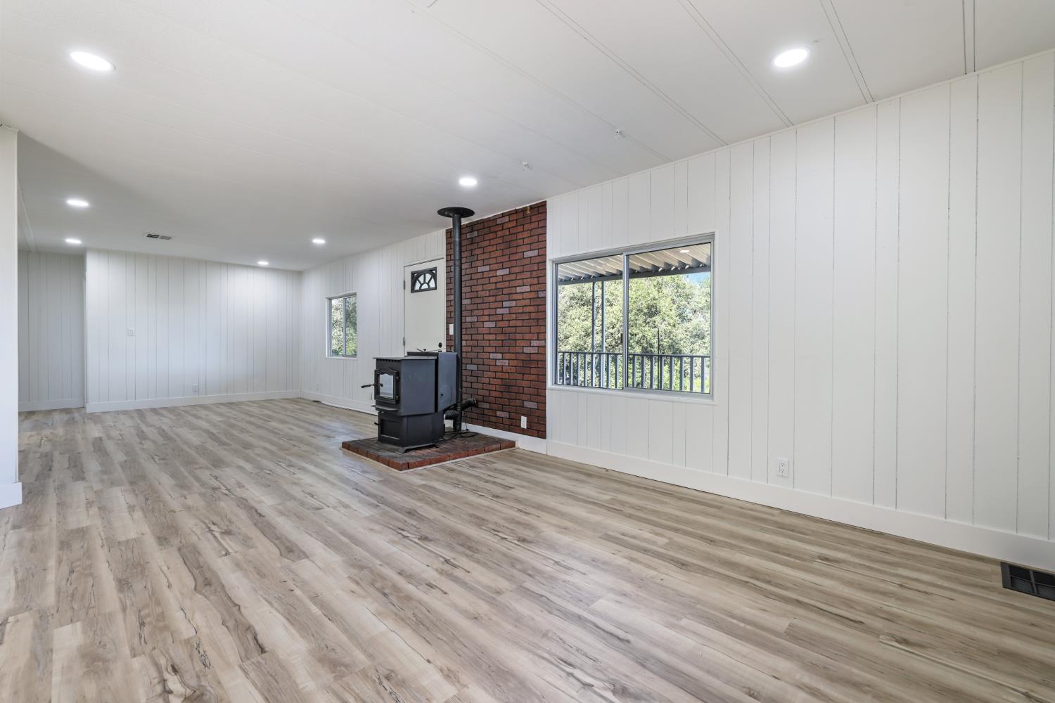 50707 Critter Creek Ln, Oakhurst, CA 93644