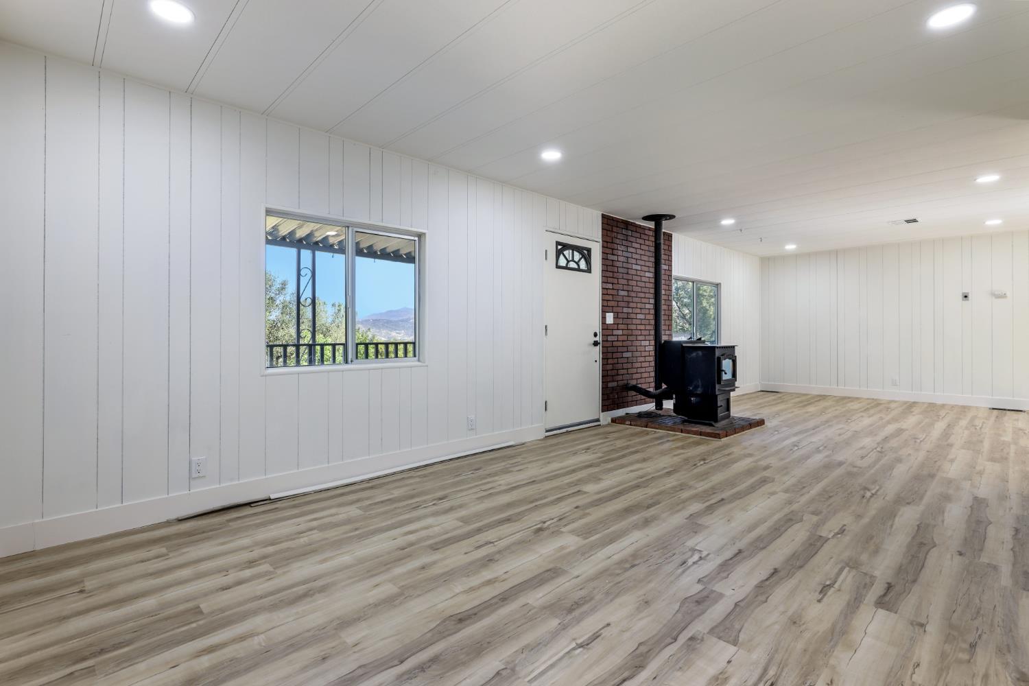 50707 Critter Creek Ln, Oakhurst, CA 93644