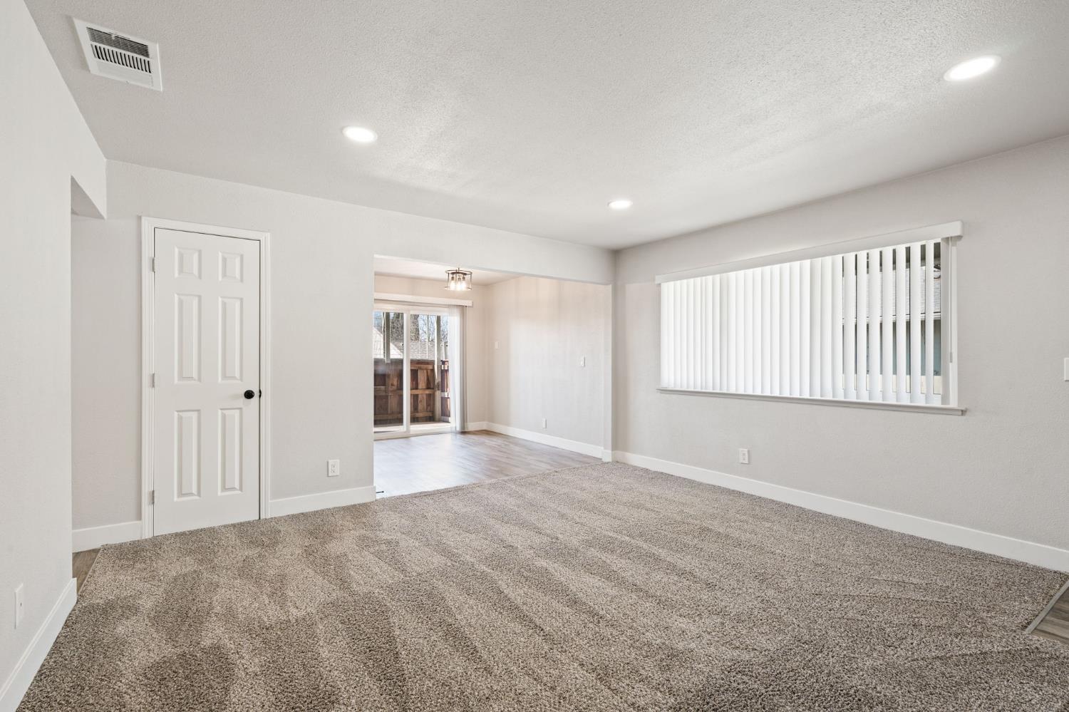 1985 N Winery Ave, Fresno, CA 93703