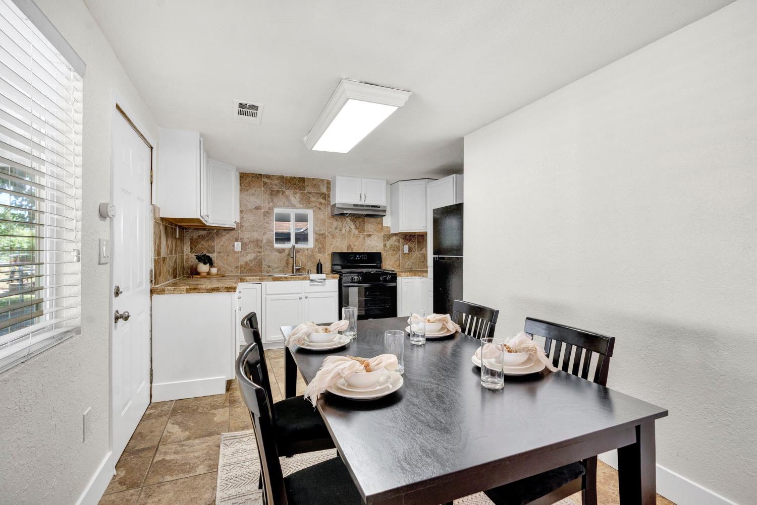 13583 E Parlier Ave, Parlier, CA 93648
