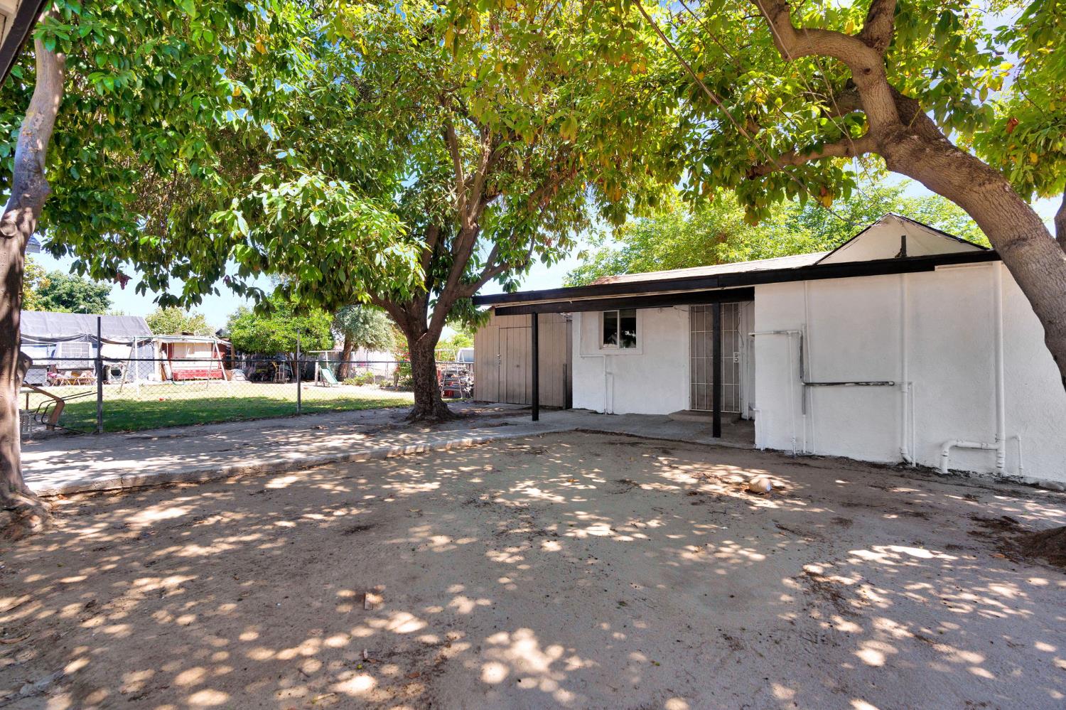 13583 E Parlier Ave, Parlier, CA 93648