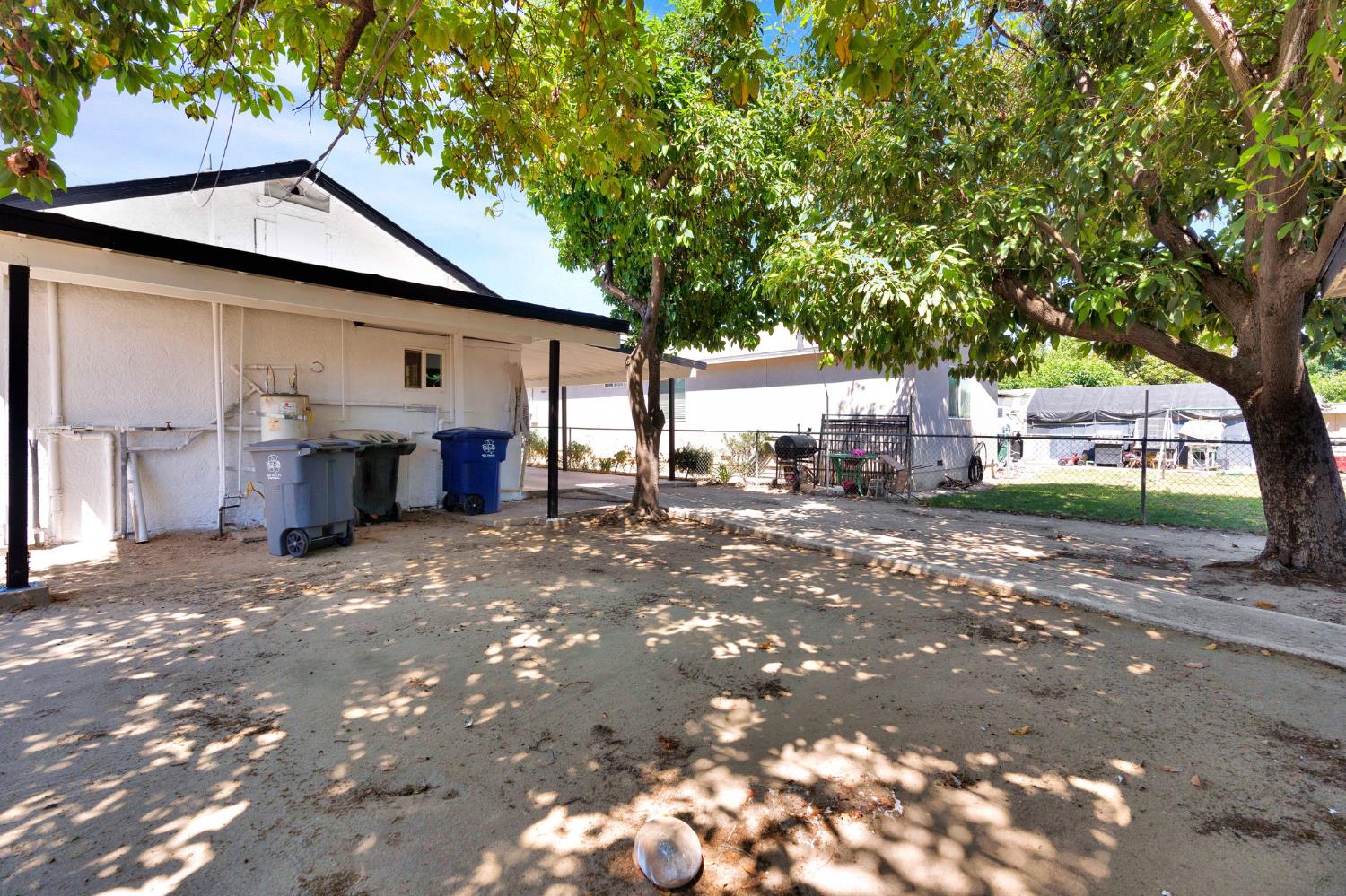 13583 E Parlier Ave, Parlier, CA 93648