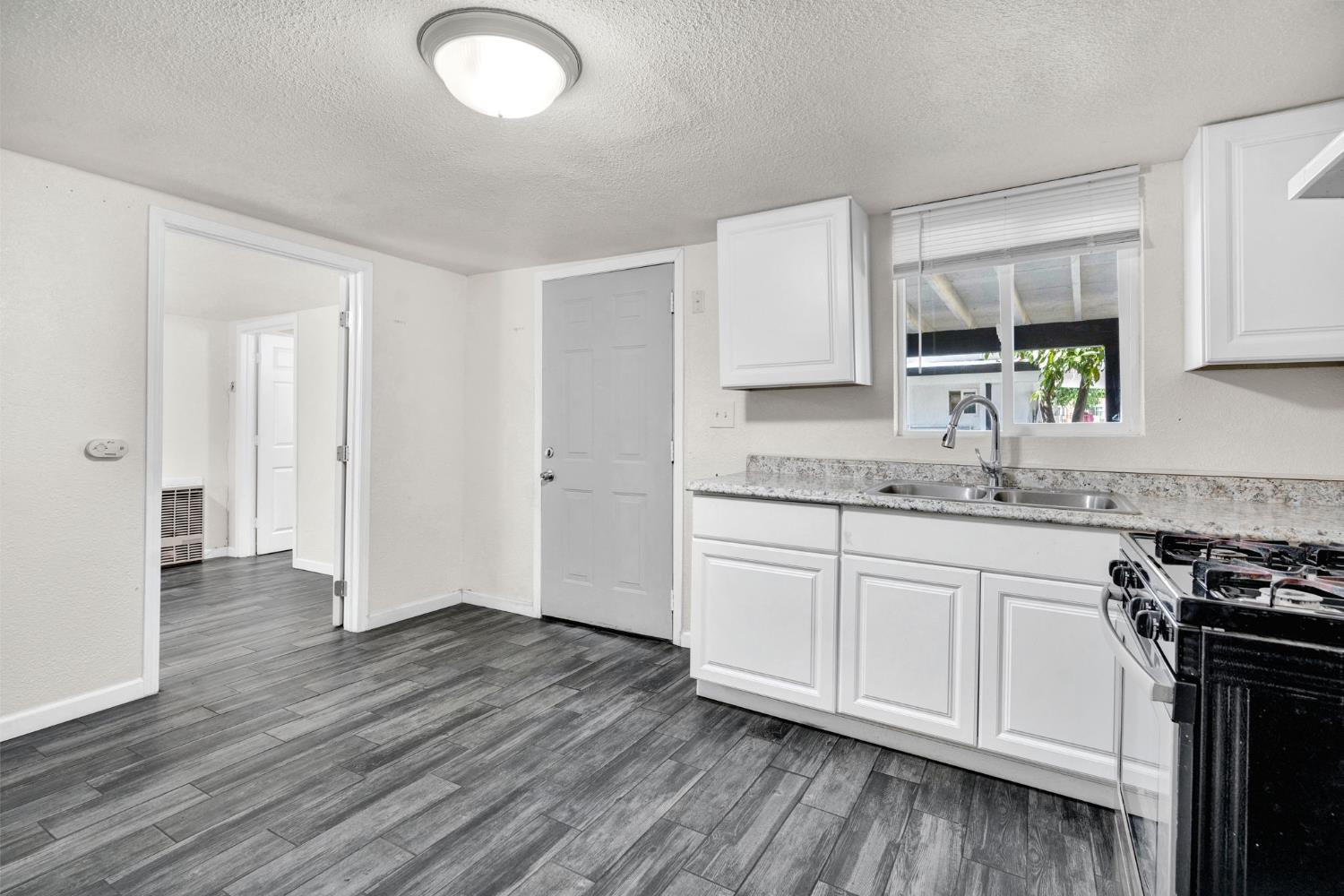 13583 E Parlier Ave, Parlier, CA 93648