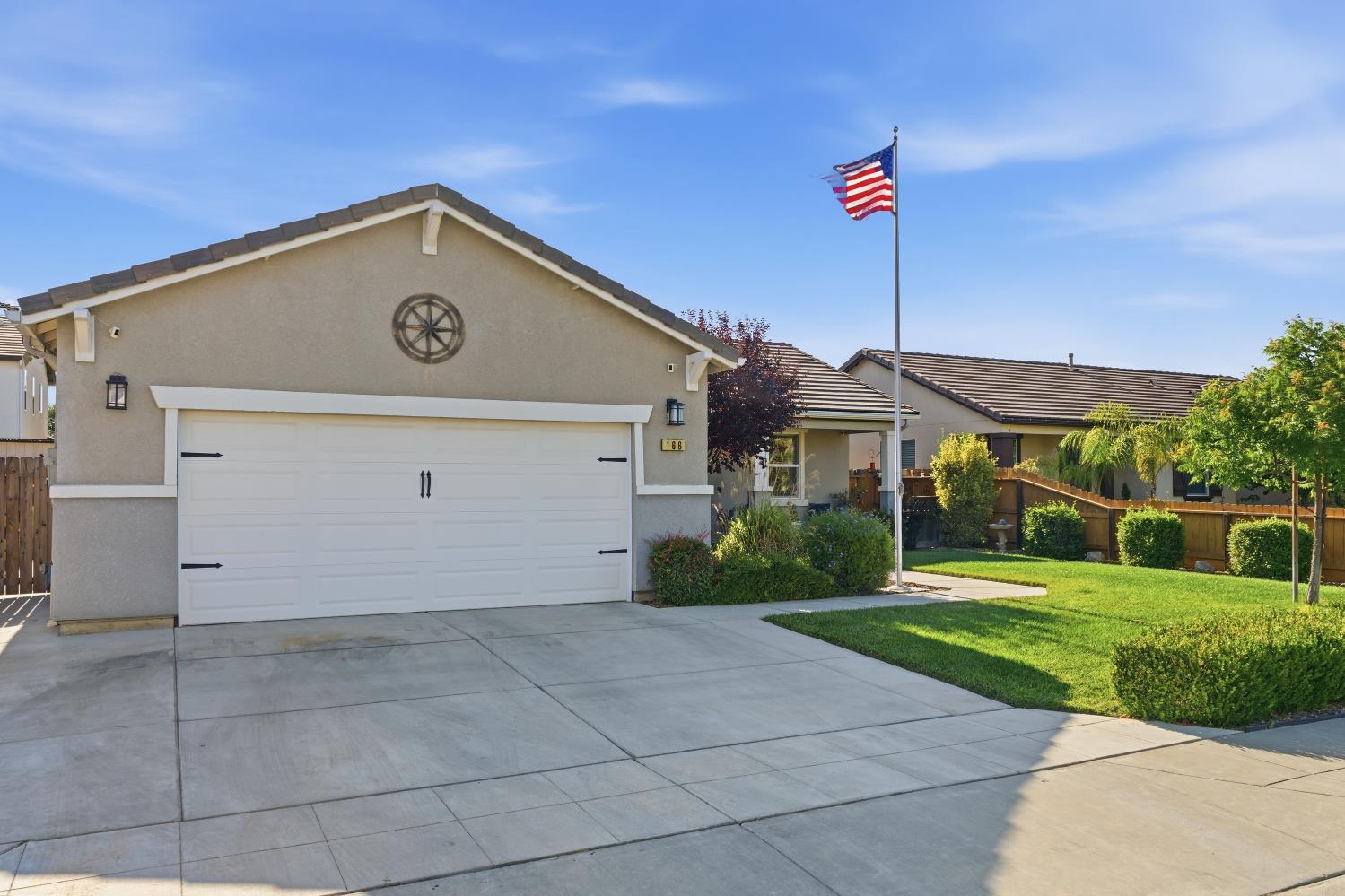166 Rancho Santa Fe Dr, Madera, CA 93638