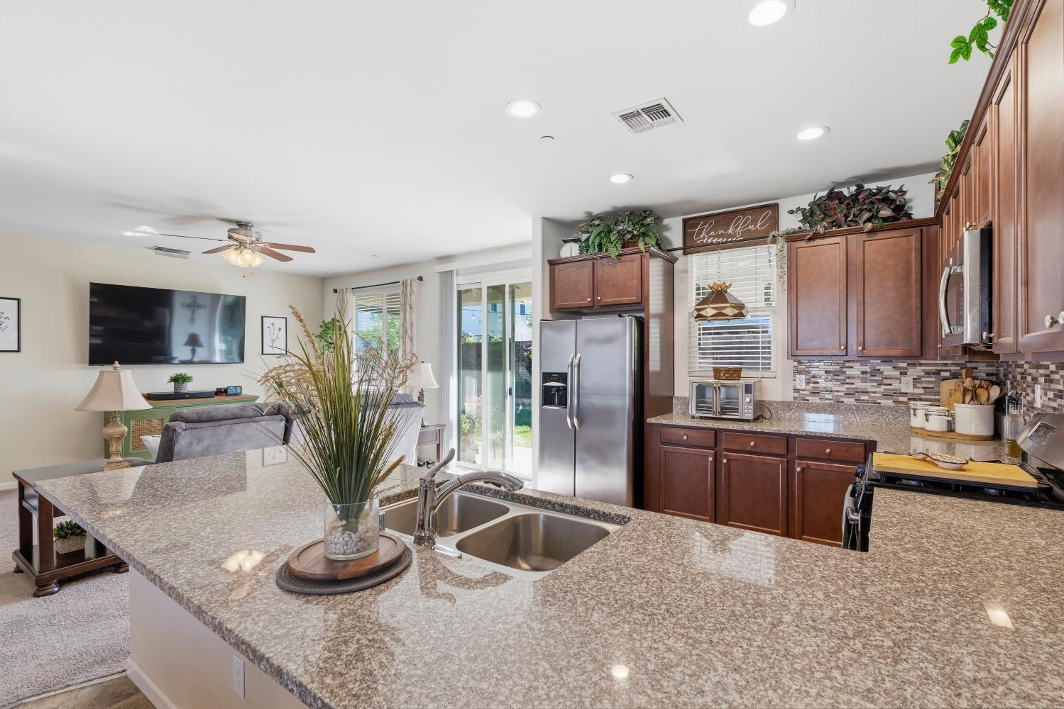 166 Rancho Santa Fe Dr, Madera, CA 93638
