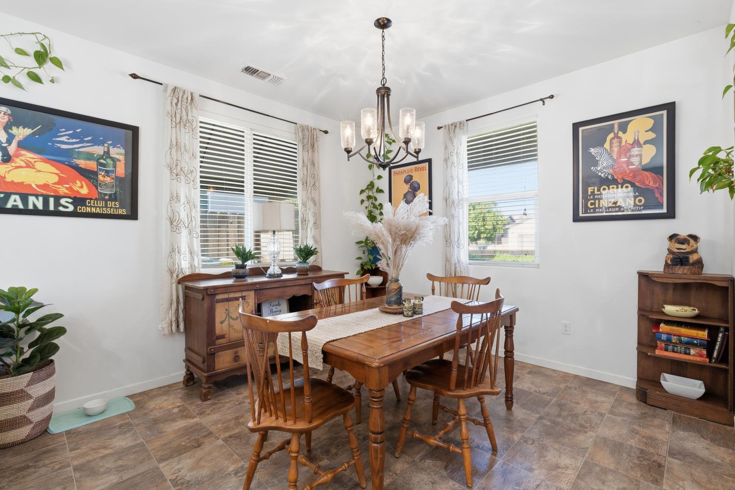 166 Rancho Santa Fe Dr, Madera, CA 93638