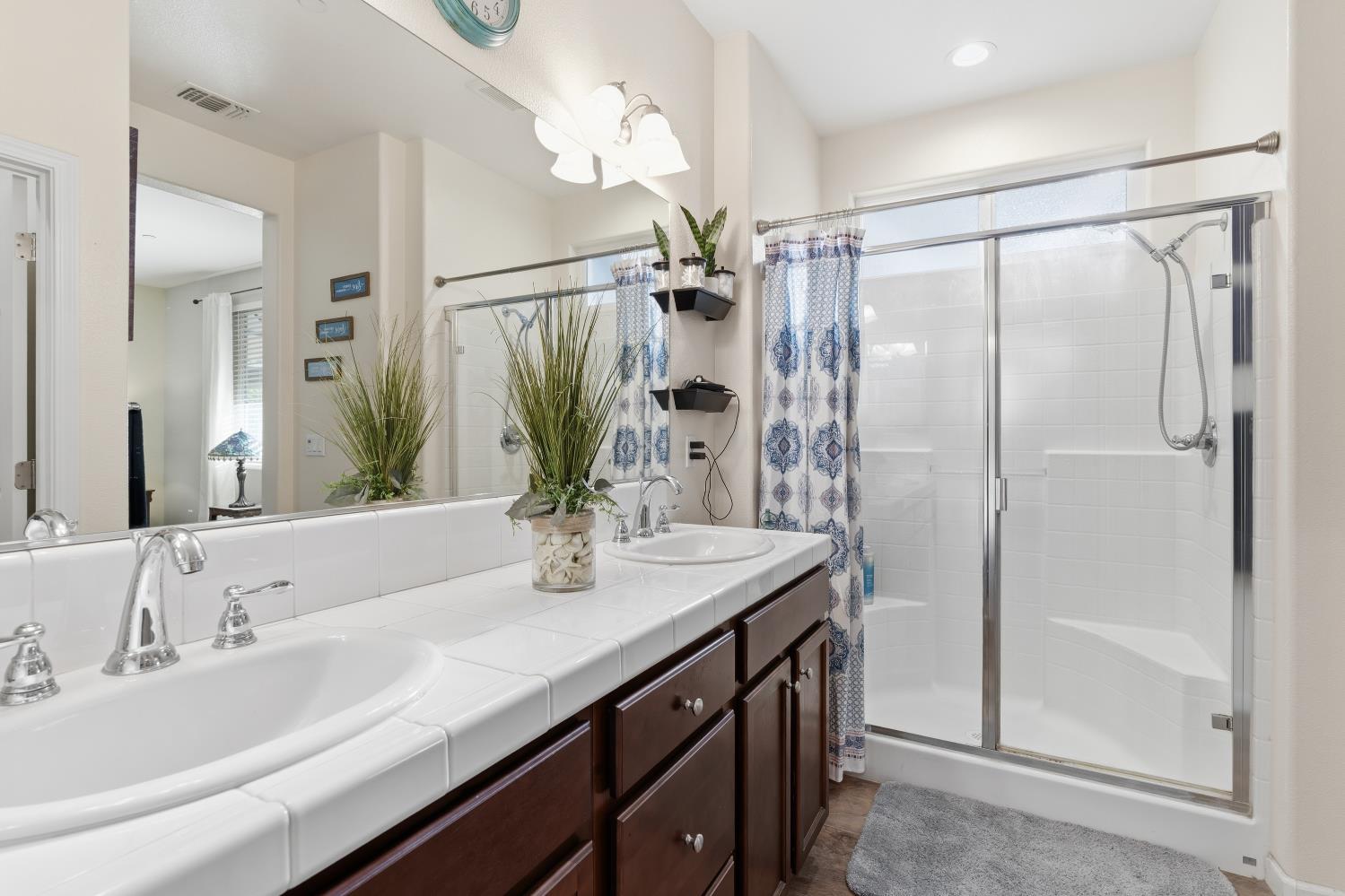166 Rancho Santa Fe Dr, Madera, CA 93638