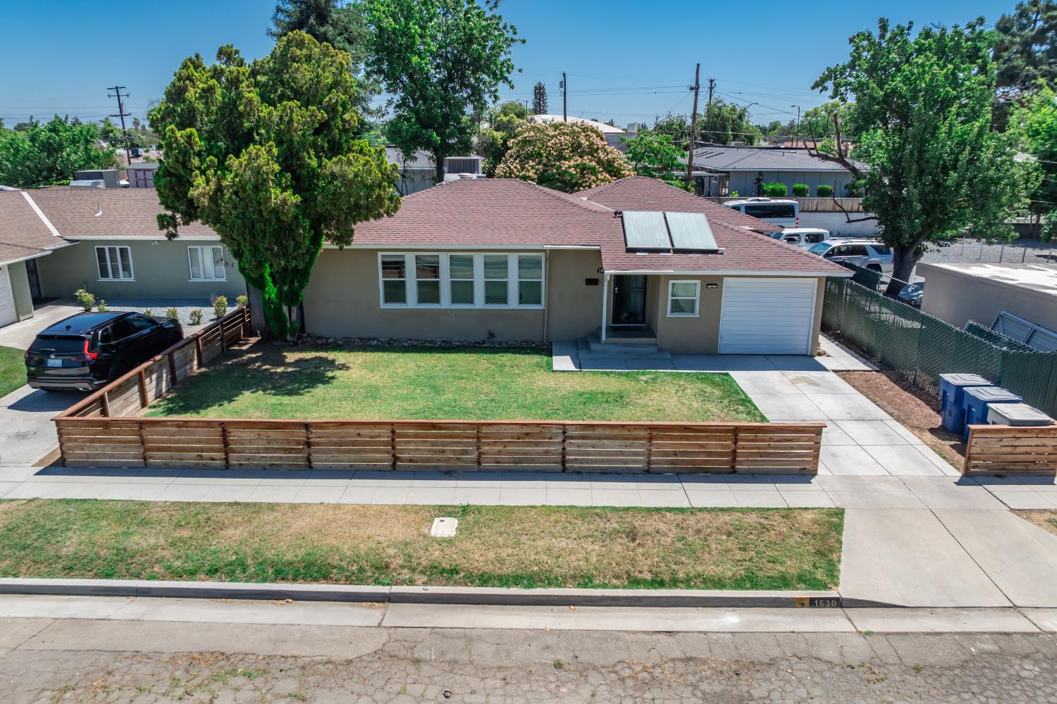 1630 N Delno Ave, Fresno, CA 93705