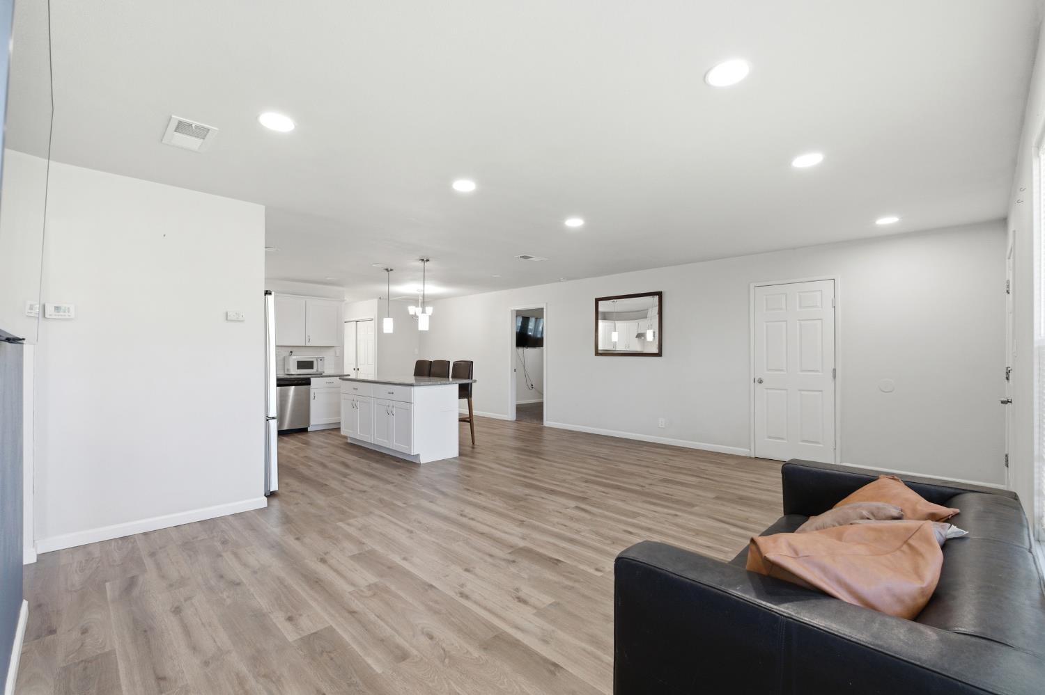 1630 N Delno Ave, Fresno, CA 93705