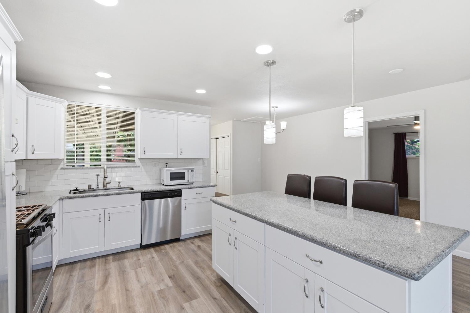 1630 N Delno Ave, Fresno, CA 93705