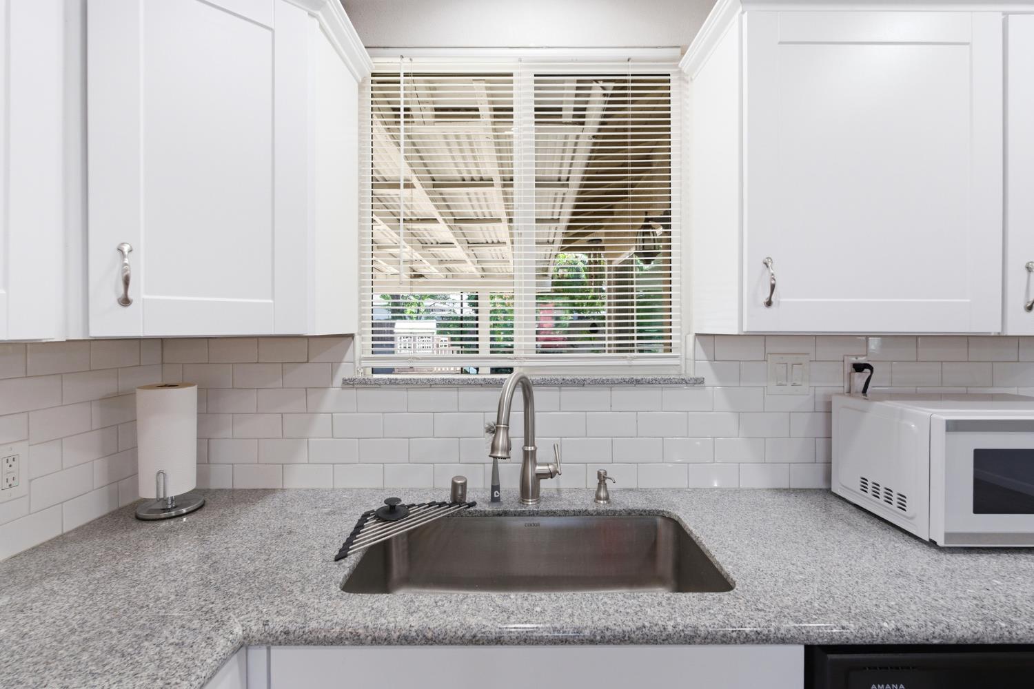1630 N Delno Ave, Fresno, CA 93705