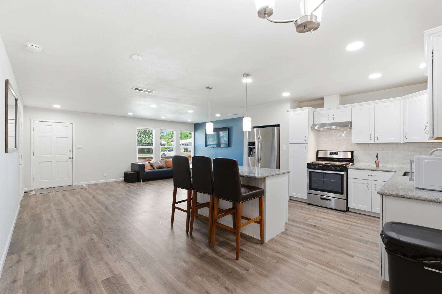 1630 N Delno Ave, Fresno, CA 93705