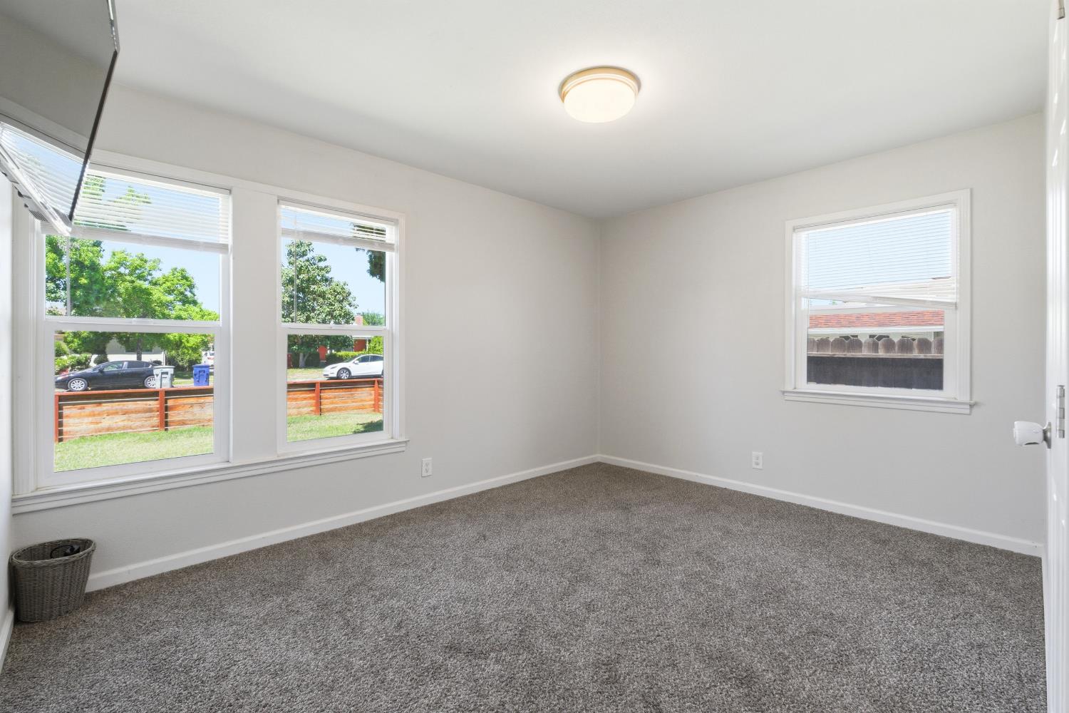 1630 N Delno Ave, Fresno, CA 93705