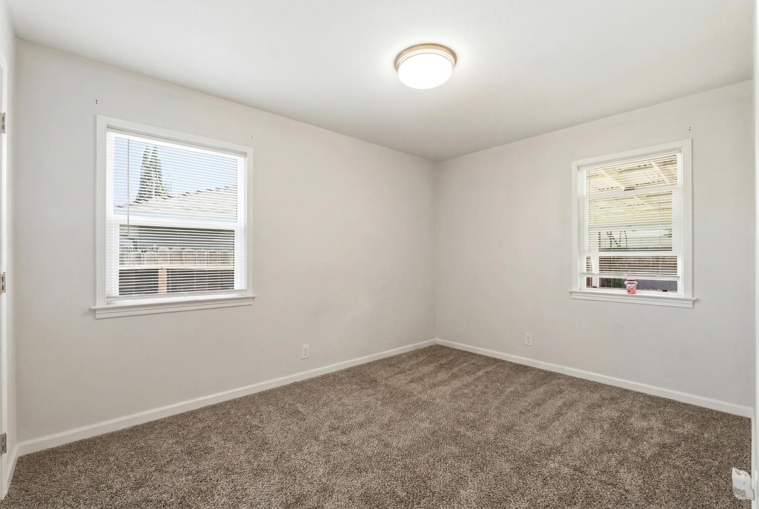 1630 N Delno Ave, Fresno, CA 93705