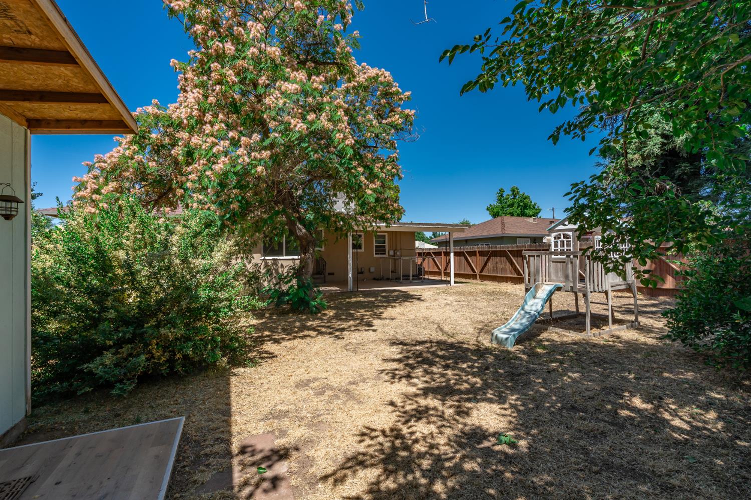 1630 N Delno Ave, Fresno, CA 93705