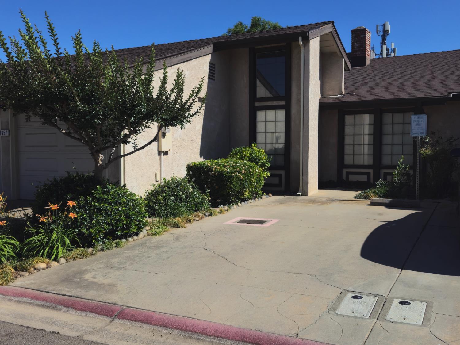 1657 Willow Ave, Clovis, CA 93612