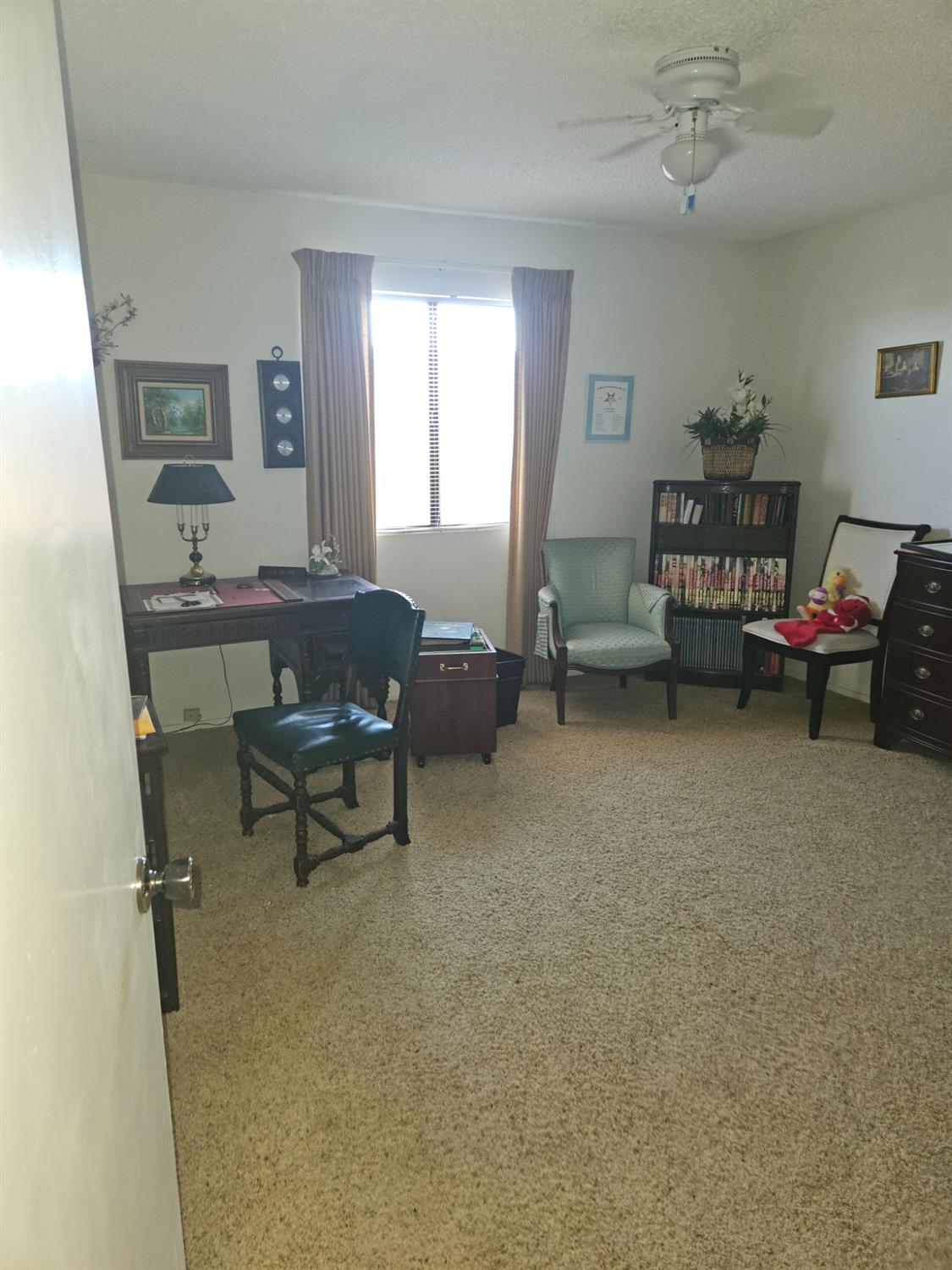 1657 Willow Ave, Clovis, CA 93612