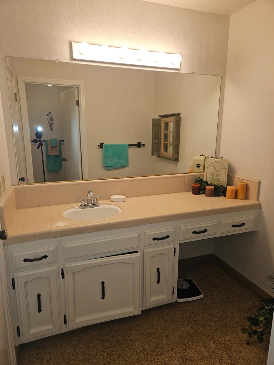 1657 Willow Ave, Clovis, CA 93612