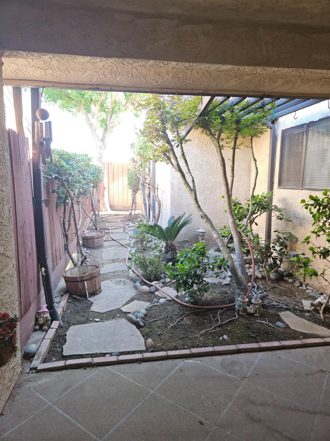 1657 Willow Ave, Clovis, CA 93612