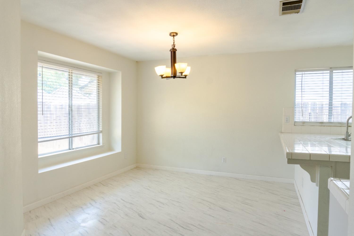 5430 W Fedora Ave, Fresno, CA 93722