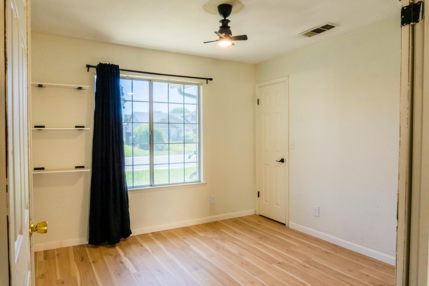 5430 W Fedora Ave, Fresno, CA 93722