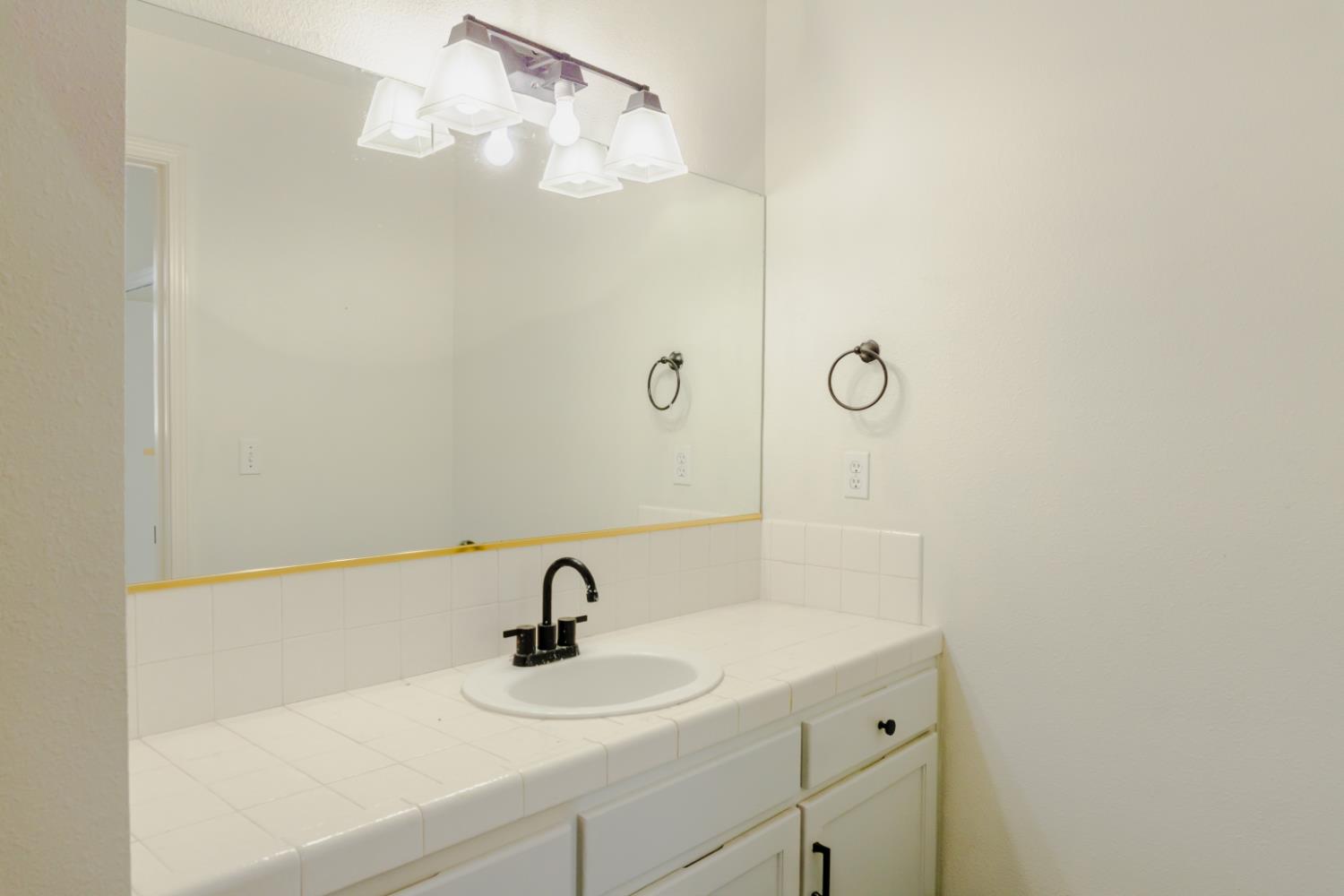 5430 W Fedora Ave, Fresno, CA 93722