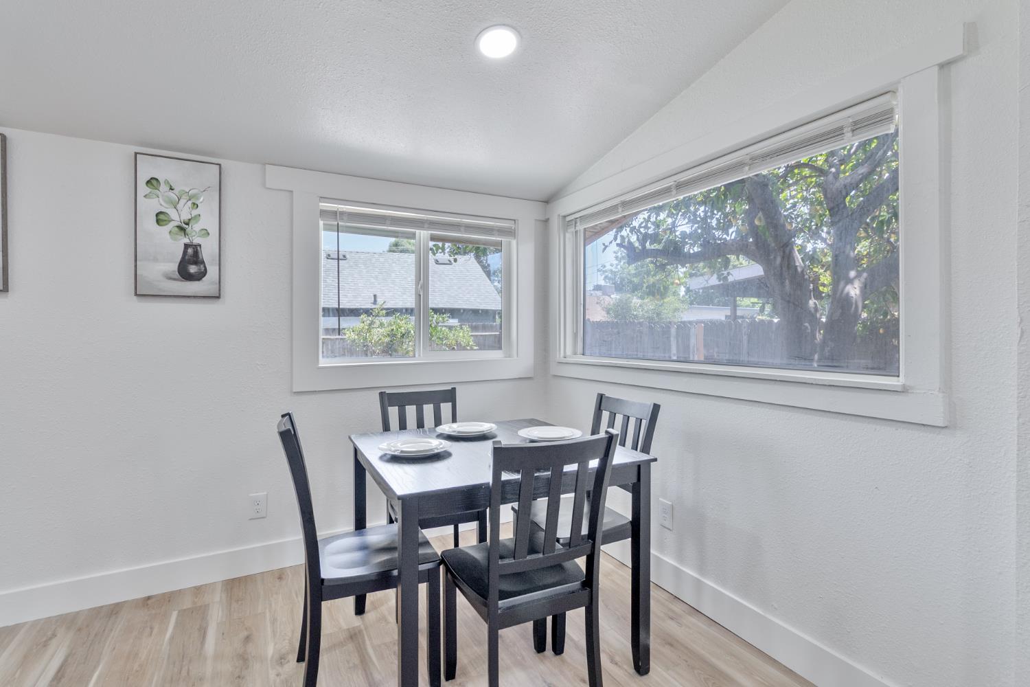706 S Encina St, Visalia, CA 93277