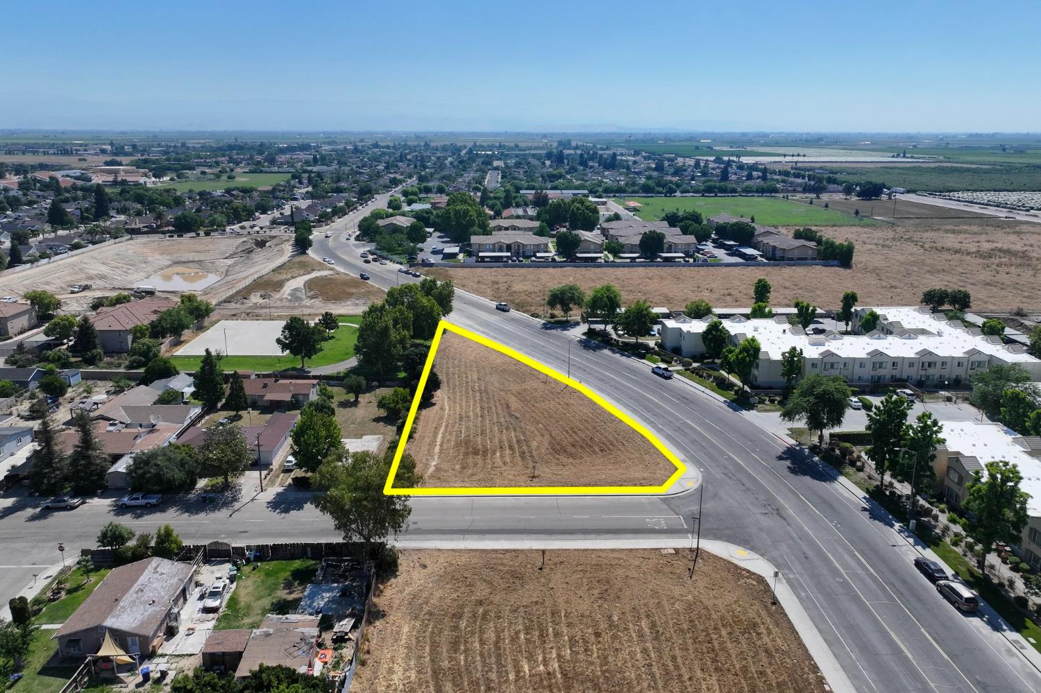 0 0 Tuolumne St, Parlier, CA 93648