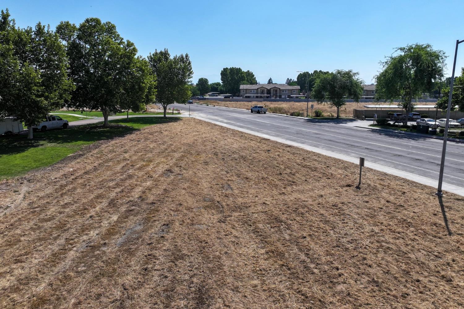 0 0 Tuolumne St, Parlier, CA 93648
