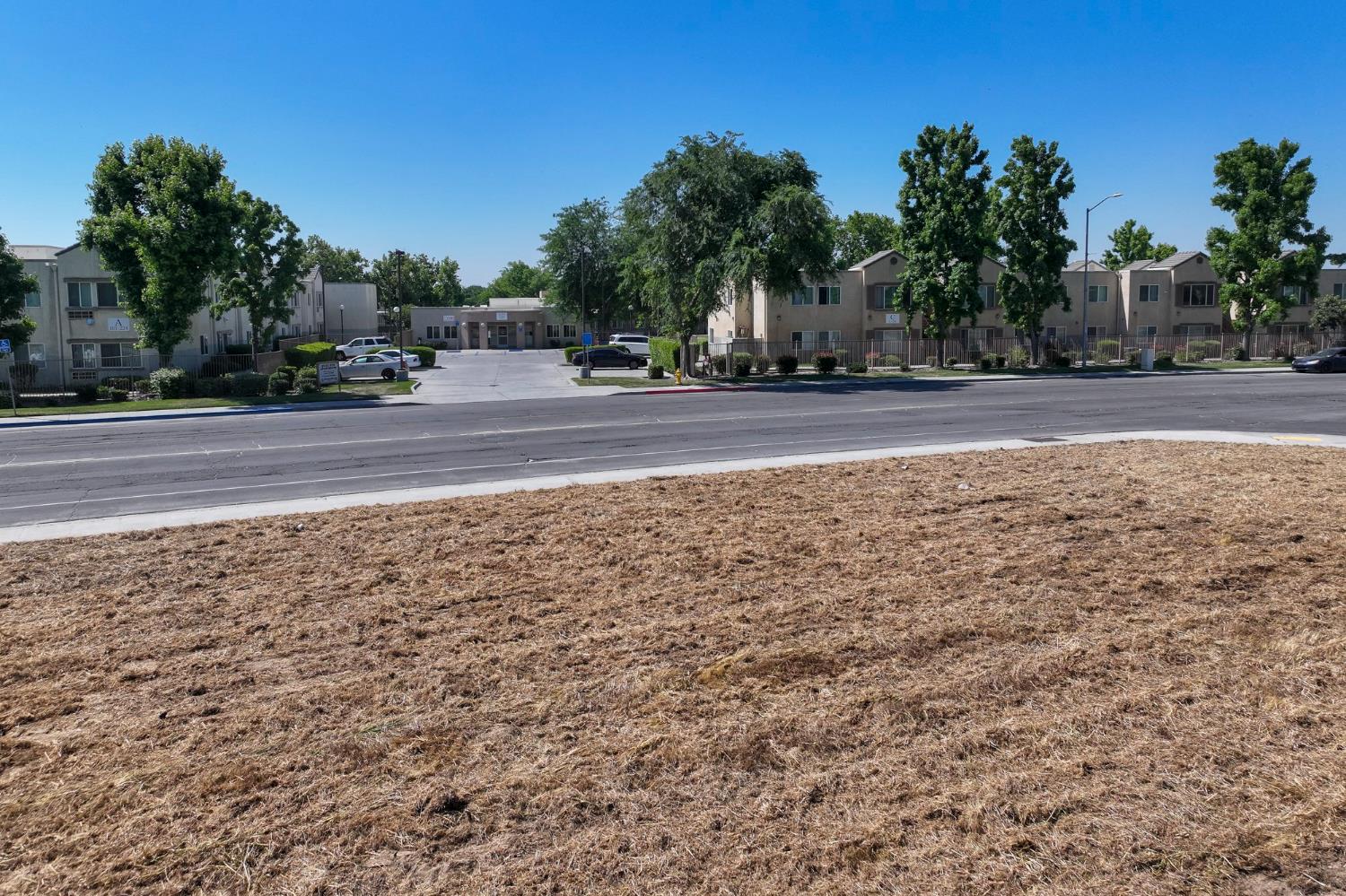 0 0 Tuolumne St, Parlier, CA 93648