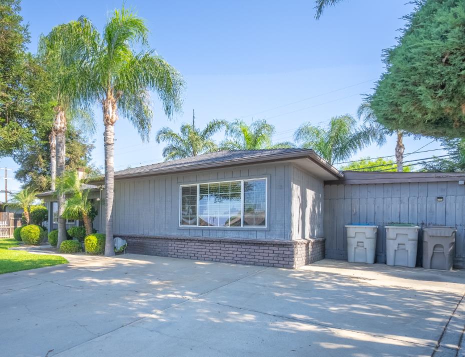 5719 E Bernadine Dr, Fresno, CA 93727