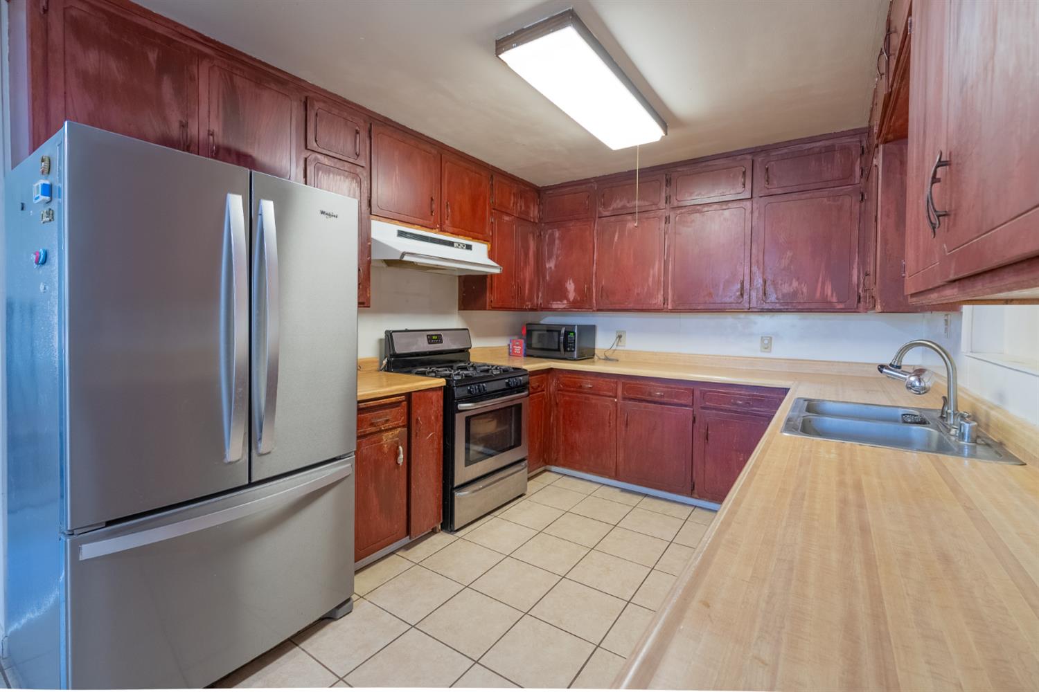 5719 E Bernadine Dr, Fresno, CA 93727
