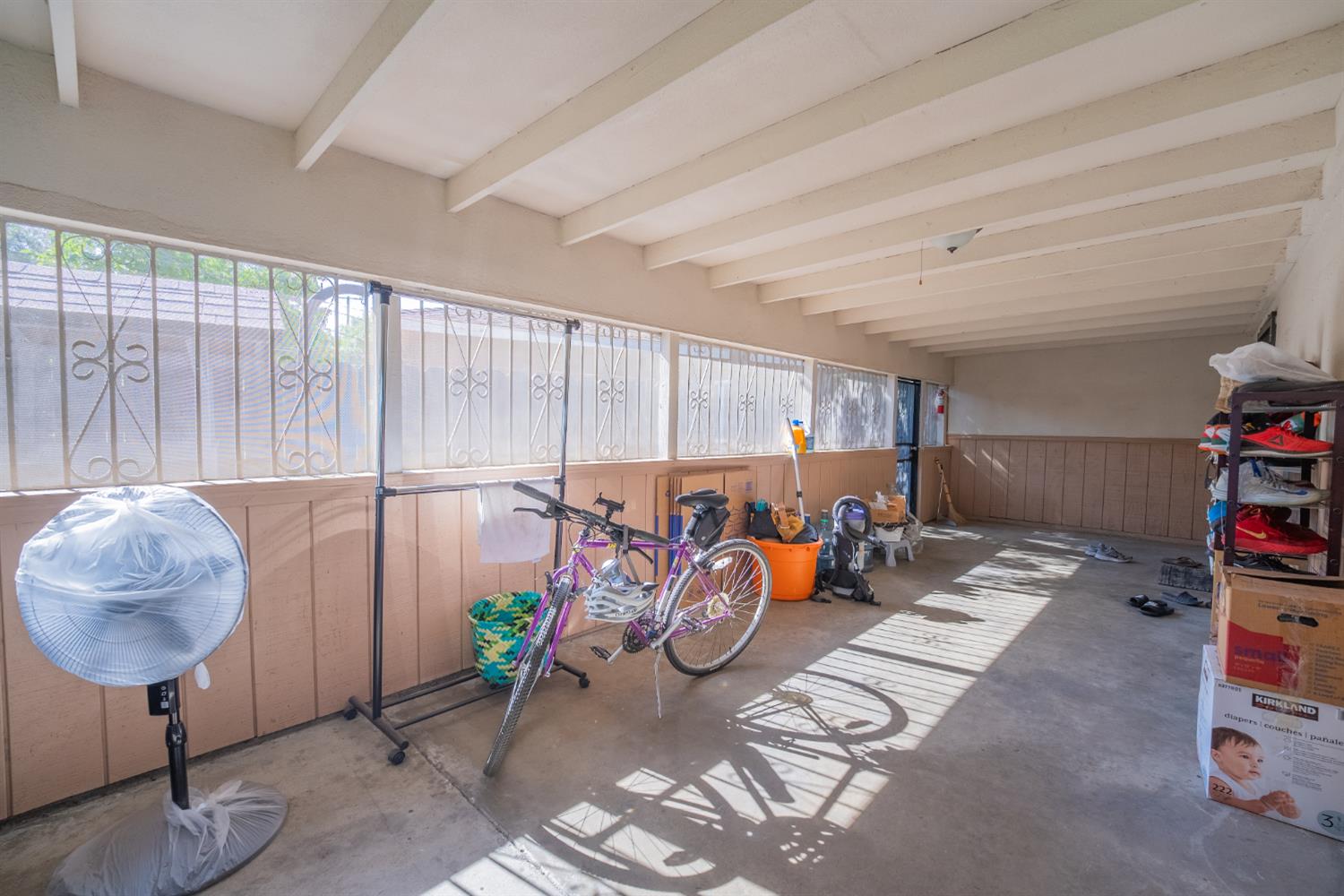 5719 E Bernadine Dr, Fresno, CA 93727