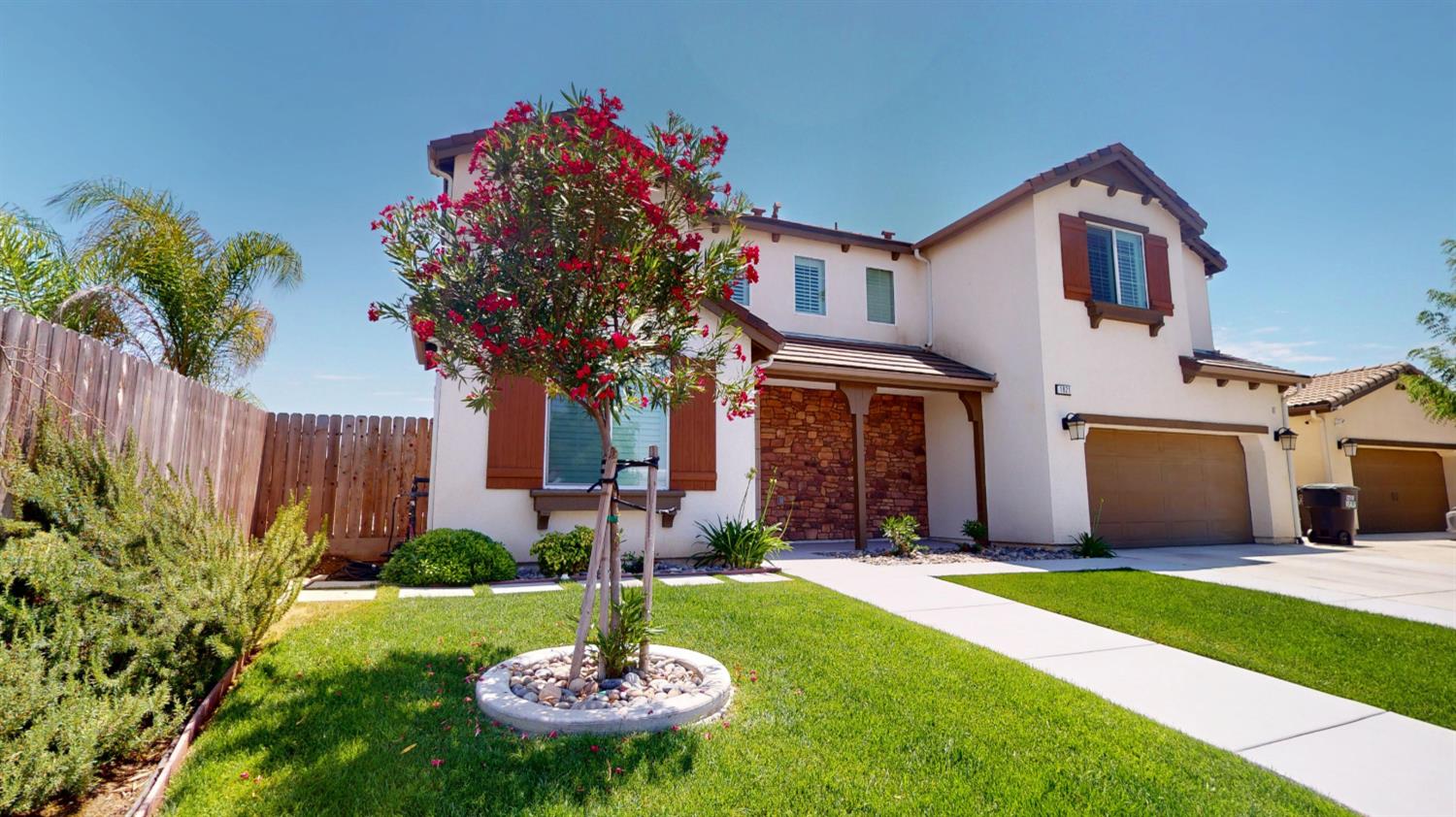 1821 W Corvina, Visalia, CA 93291