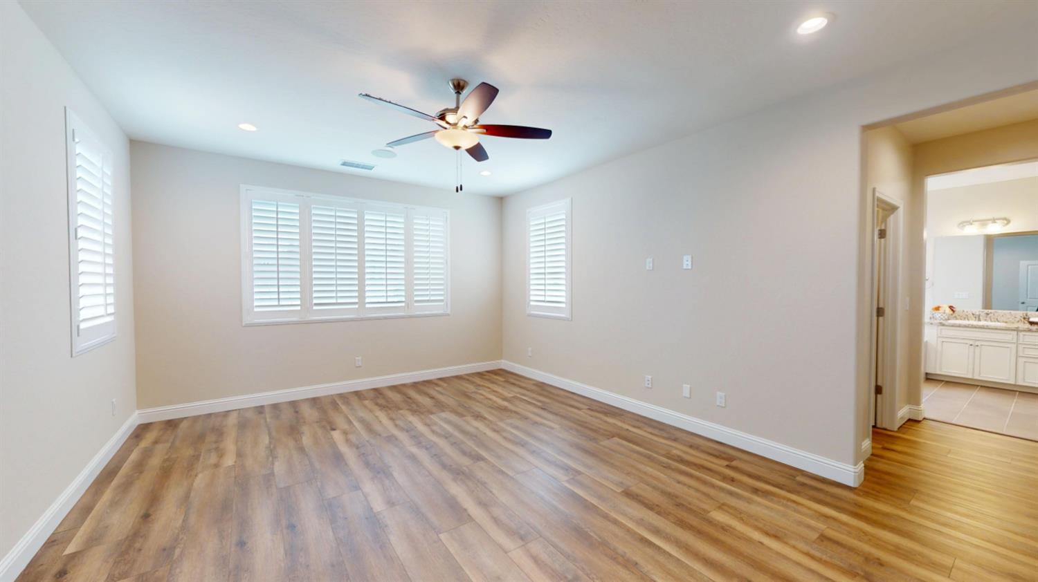 1821 W Corvina, Visalia, CA 93291
