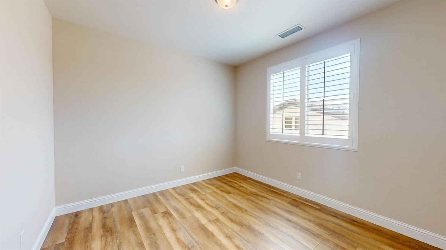 1821 W Corvina, Visalia, CA 93291