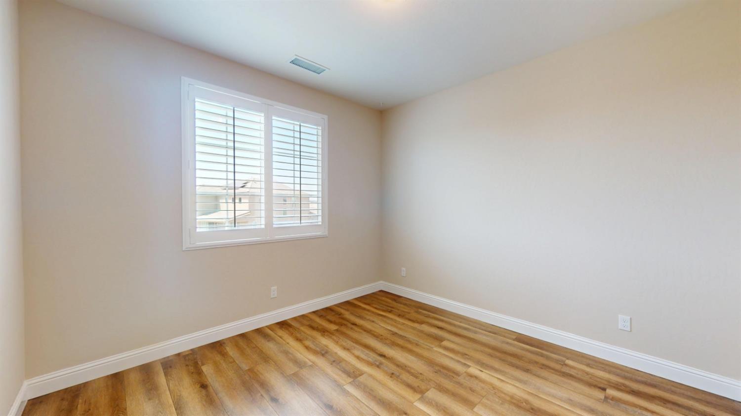 1821 W Corvina, Visalia, CA 93291