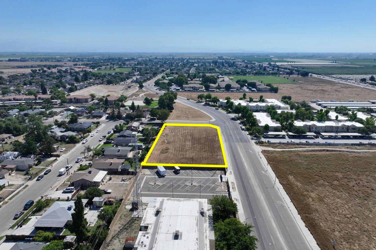 0 0 Tuolumne St, Parlier, CA 93648