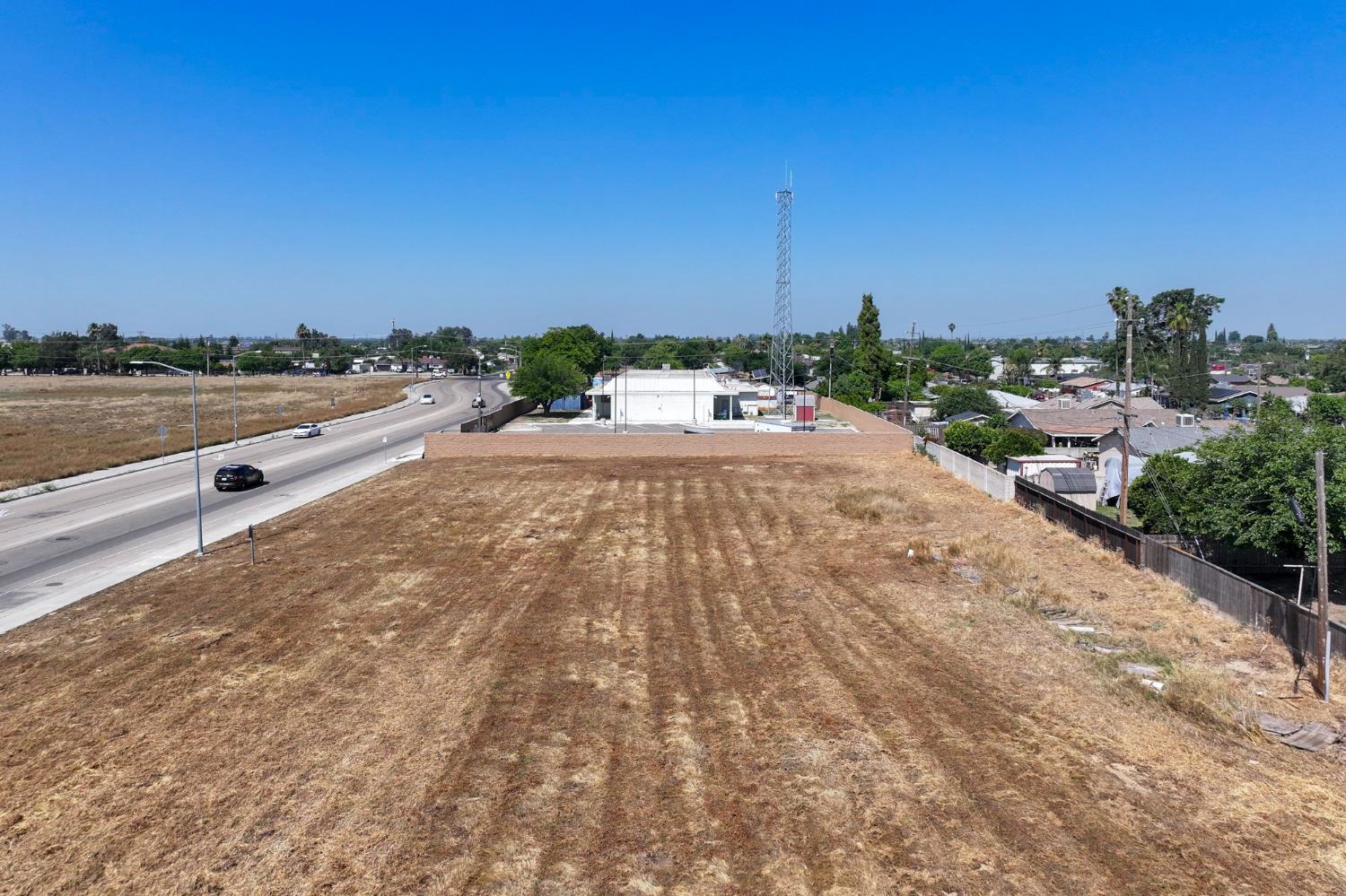 0 0 Tuolumne St, Parlier, CA 93648