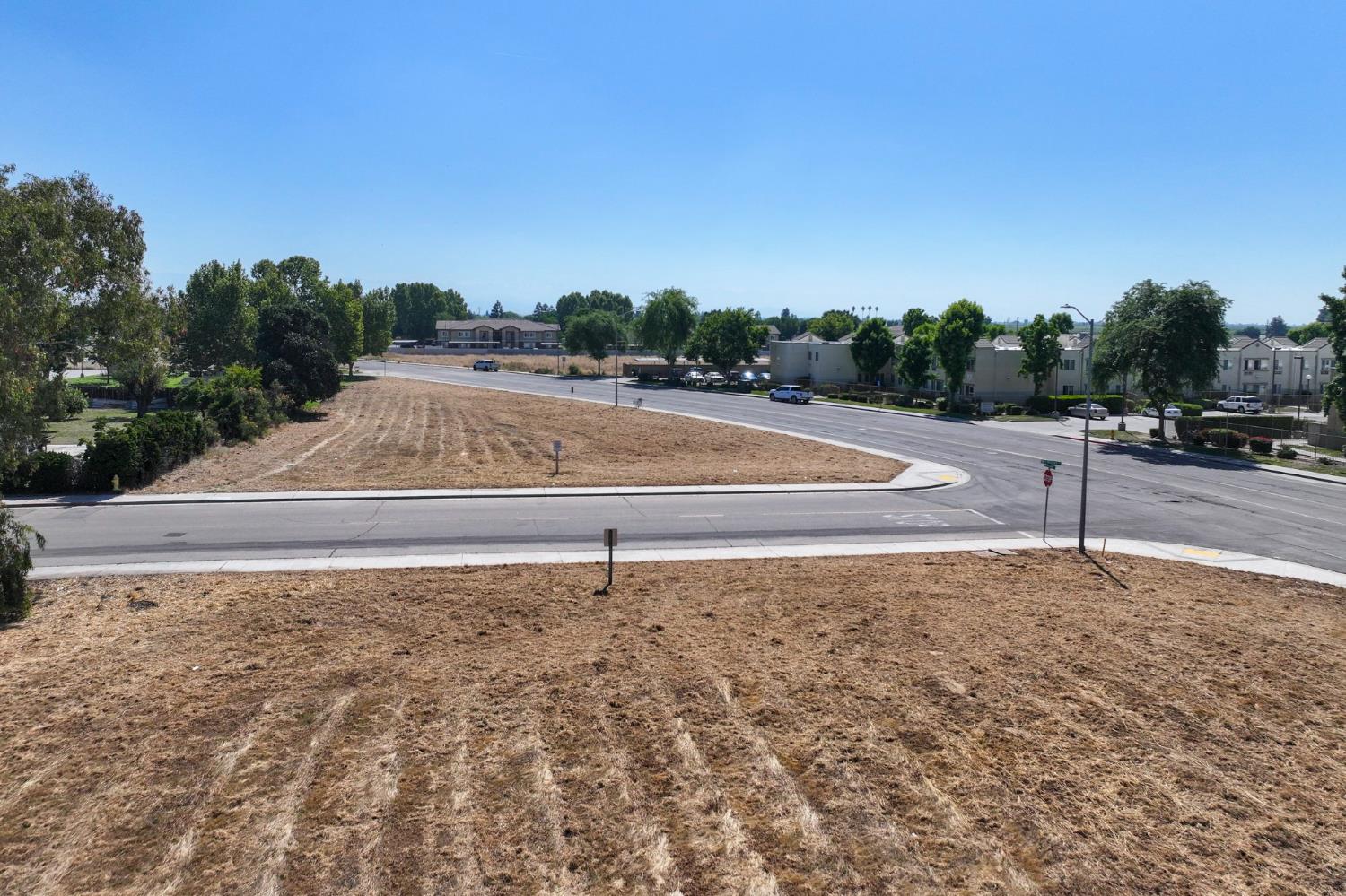 0 0 Tuolumne St, Parlier, CA 93648