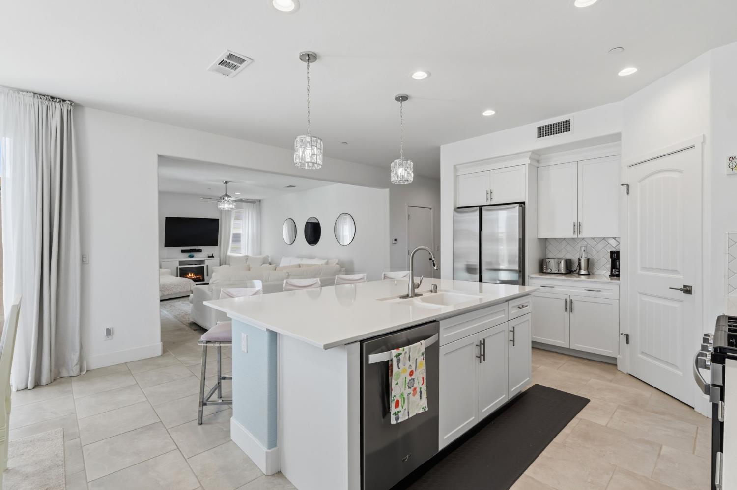 6326 W Richert Ave, Fresno, CA 93723