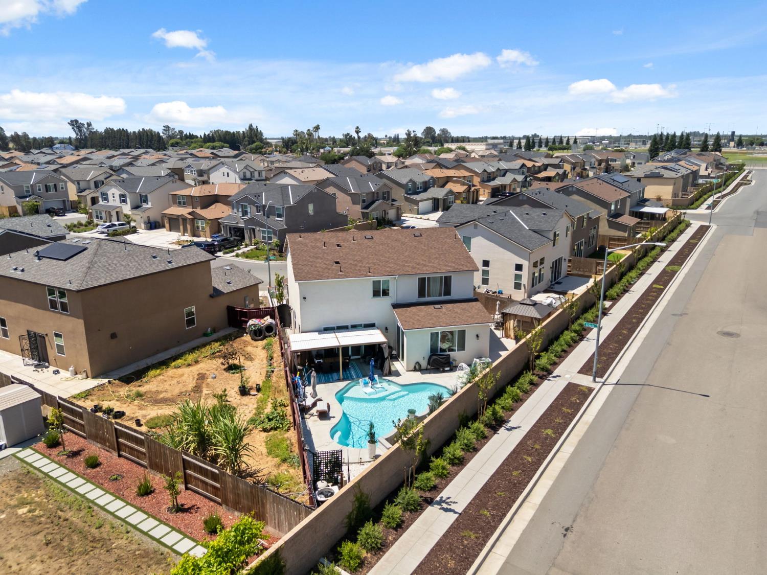 6326 W Richert Ave, Fresno, CA 93723