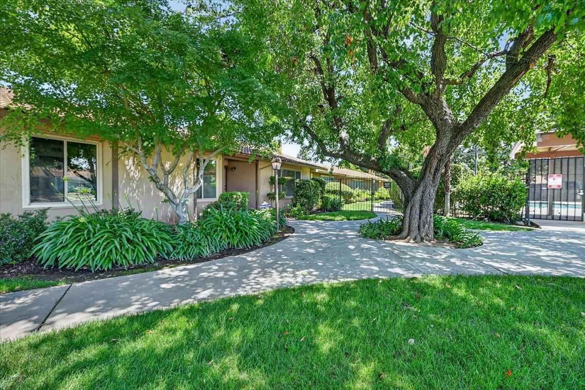 1866 W Santa Ana Ave #101, Fresno, CA 93705