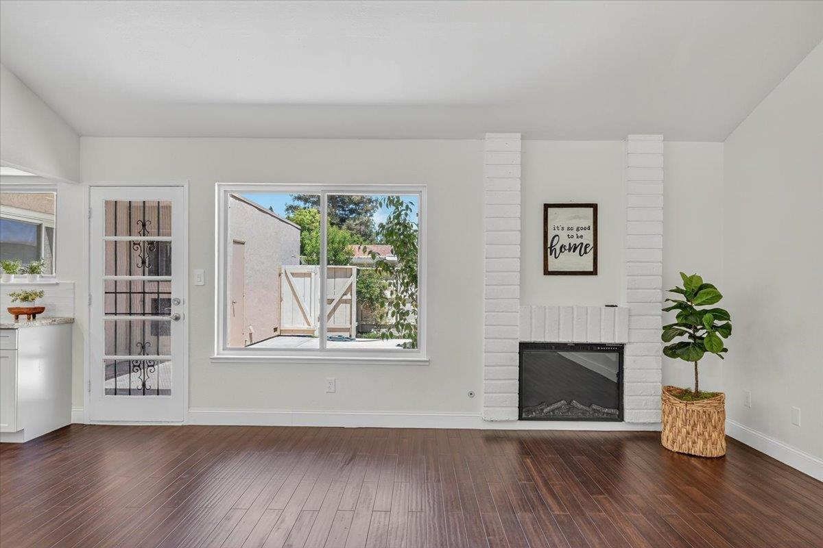 1866 W Santa Ana Ave #101, Fresno, CA 93705